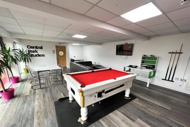1 bed flat, 28 Central Park Avenue, North Hill, Plymouth, PL46NF - Image 1